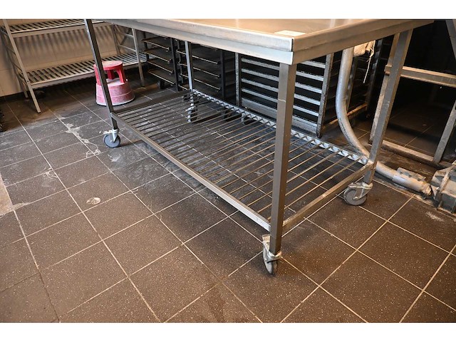 Van ‘t wout mobiele rvs werktafel - afbeelding 4 van  4