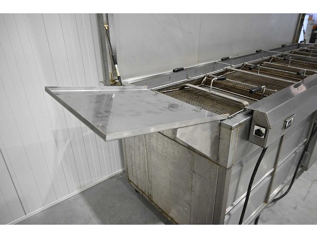 Van ‘t wout rvs mobiele koelwerkbank / oliebollenlijn - afbeelding 8 van  17
