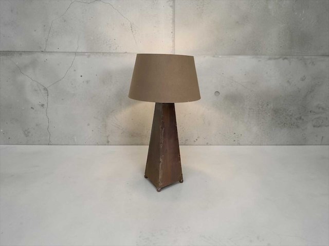 Vandeheg design tafellamp 72 cm - afbeelding 1 van  2