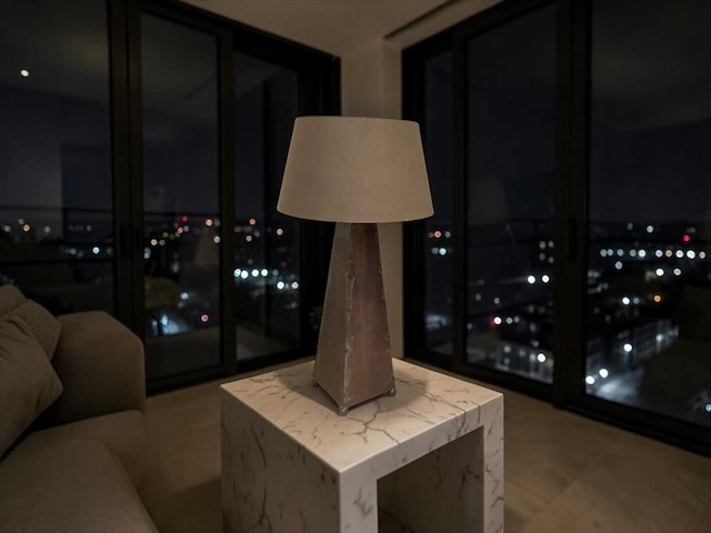 Vandeheg design tafellamp 72 cm - afbeelding 1 van  4