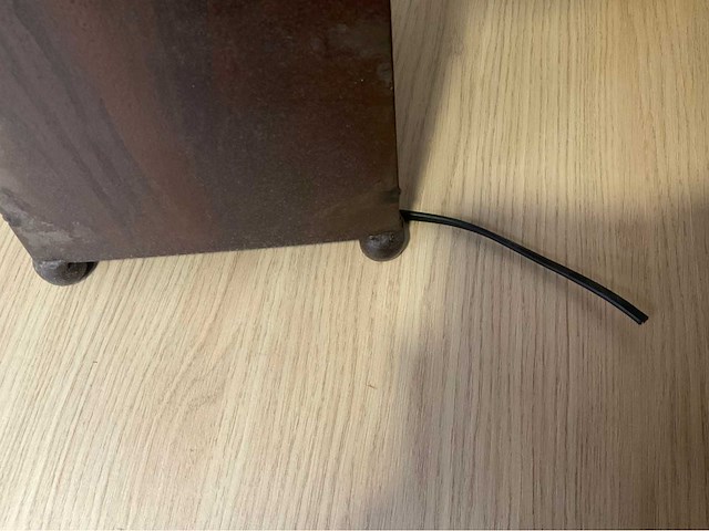 Vandeheg design tafellamp 72 cm - afbeelding 4 van  4