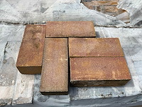 Vandersanden partij bakstenen(210x900x650mm) - afbeelding 1 van  2