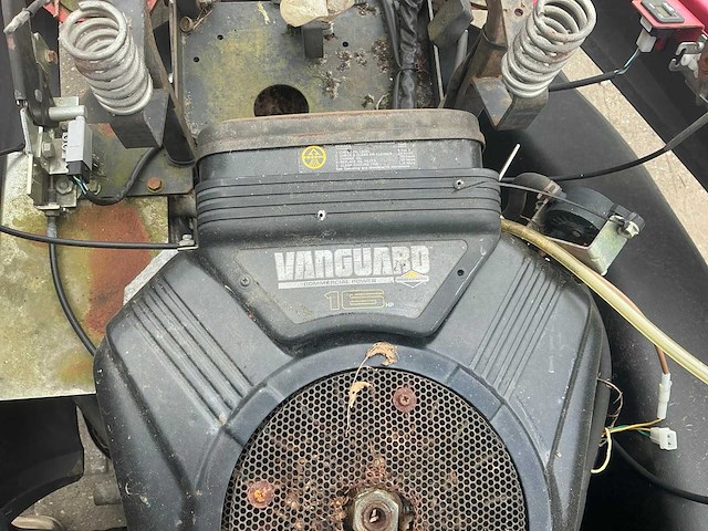 Vanguard zit- grasmaaimachine - afbeelding 4 van  16