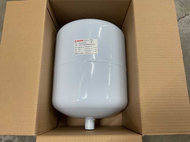 Varem solarvarem 18l expansievat - afbeelding 1 van  2