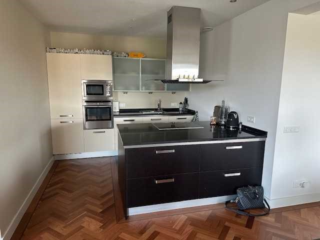 Varenna - keuken met apparatuur - afbeelding 1 van  40
