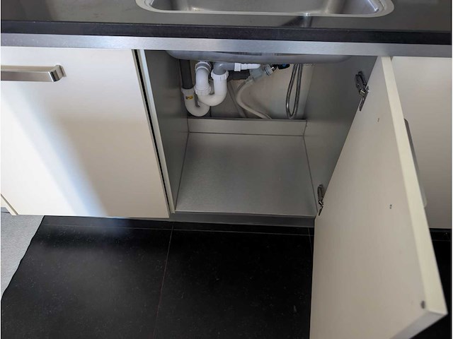 Varenna - keuken met apparatuur - afbeelding 19 van  40