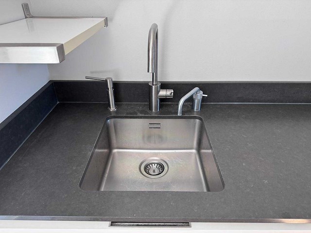 Varenna - keuken met atag/siemens studioline apparatuur - afbeelding 2 van  31