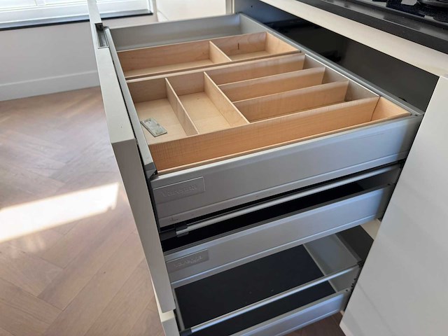 Varenna - keuken met atag/siemens studioline apparatuur - afbeelding 6 van  31