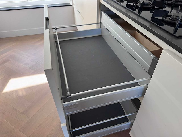 Varenna - keuken met atag/siemens studioline apparatuur - afbeelding 11 van  31