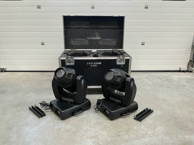 Vari-lite vl2500 wash moving-head (8x) - afbeelding 1 van  6