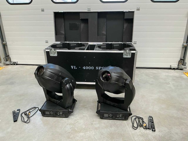 Vari-lite vl4000 spot moving head (4x) - afbeelding 1 van  8