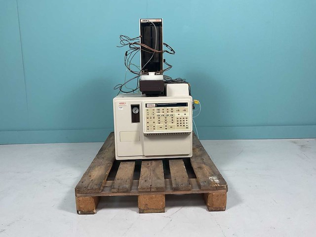 Varian diverse laboratoriumapparatuur - afbeelding 1 van  8