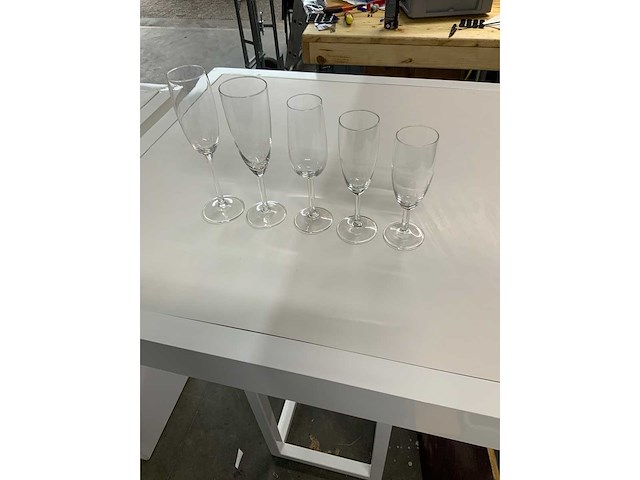 Various champagne glasses (120x) - afbeelding 4 van  11