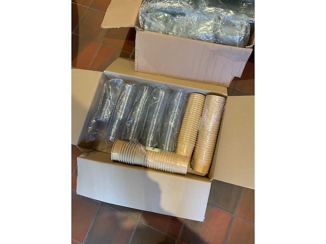 Various disposable materials - afbeelding 2 van  4