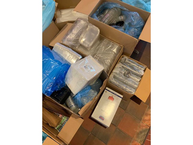 Various disposable materials - afbeelding 3 van  4