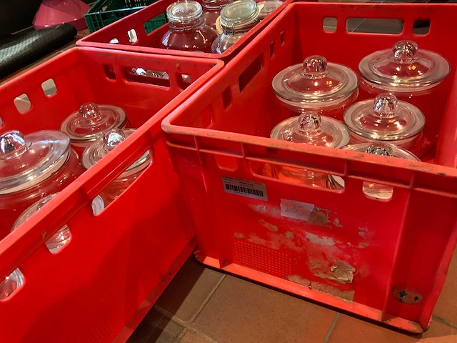 Various glassjars - afbeelding 1 van  2