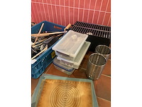 Various kitchen equipment - afbeelding 5 van  6