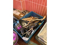 Various kitchen equipment - afbeelding 6 van  6