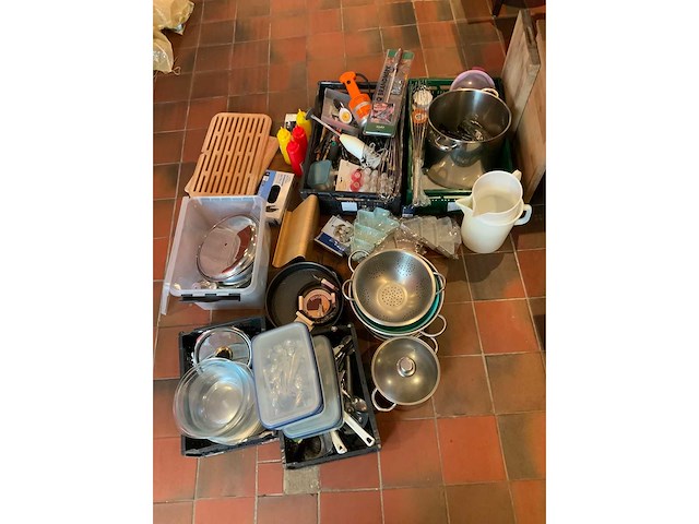 Various kitchenware - afbeelding 2 van  6