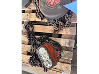 Various lifting and hoisting equipment (2x) - afbeelding 2 van  3