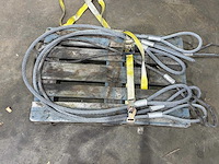 Various lifting and hoisting equipment (4x) - afbeelding 1 van  2