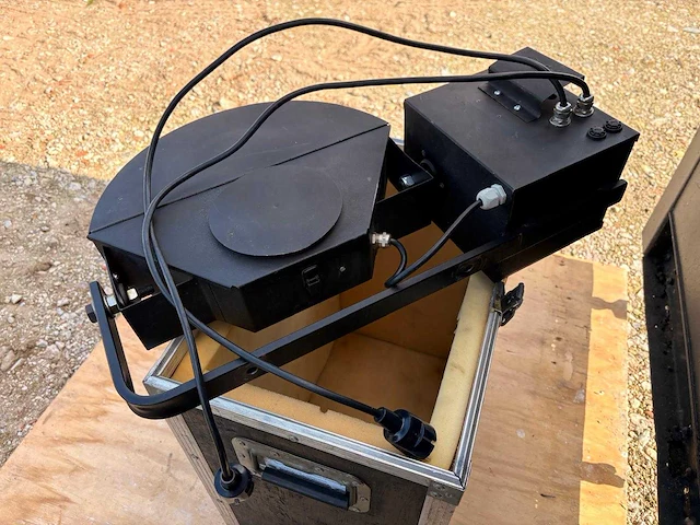 Various light equipment with flight case - afbeelding 3 van  3
