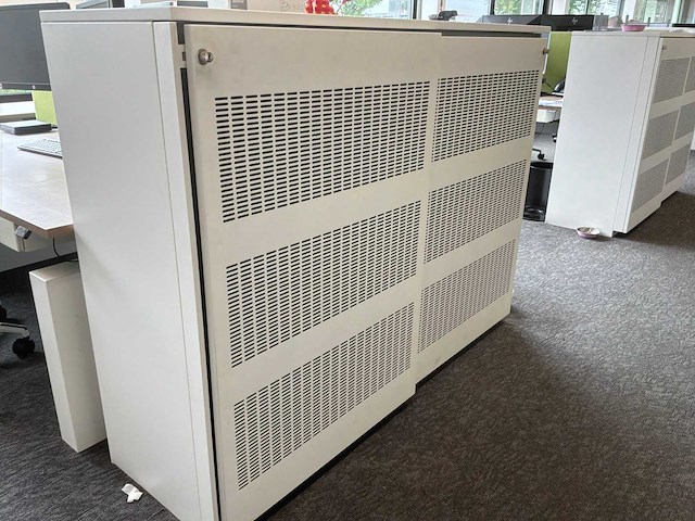 Various office inventory (6x) - afbeelding 1 van  2