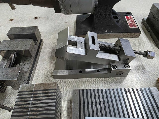 Various parts,tools & accessories - afbeelding 4 van  7