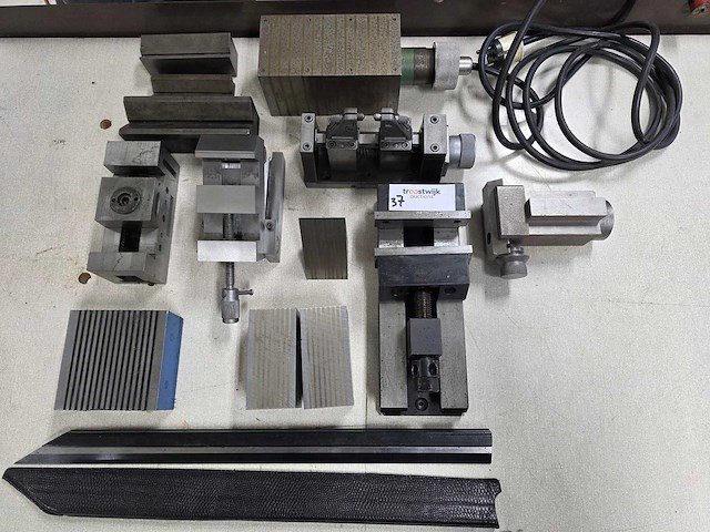 Various parts,tools & accessories - afbeelding 1 van  7