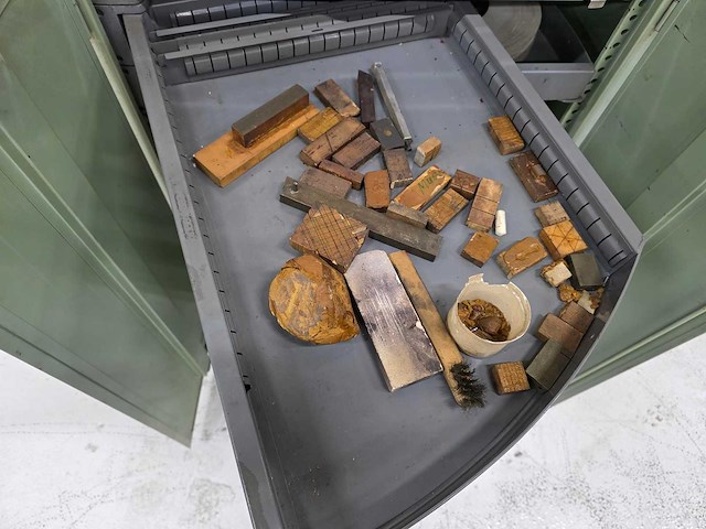 Various parts,tools & accessories - afbeelding 10 van  12