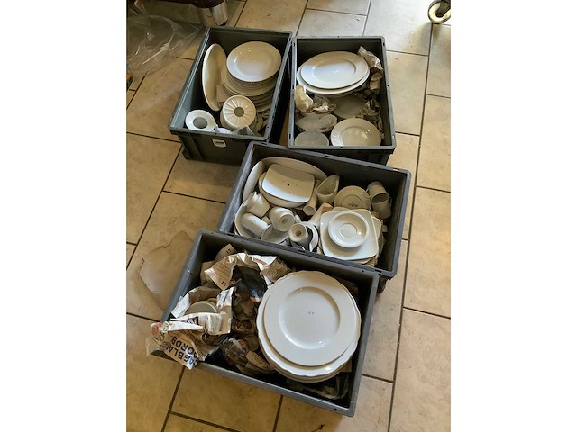 Various porcelain - afbeelding 1 van  3