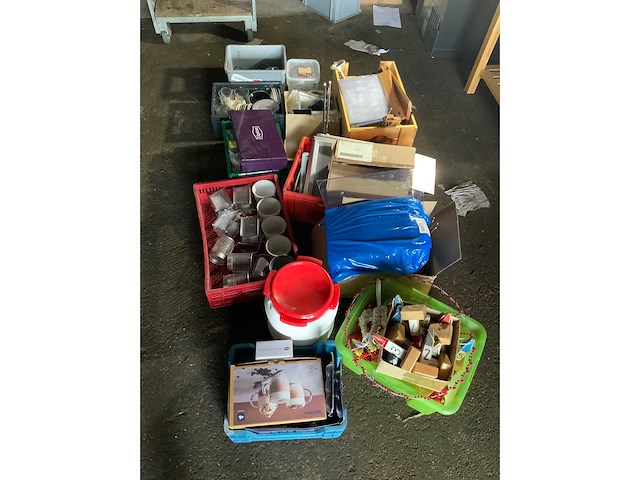 Various restaurant inventory - afbeelding 1 van  5