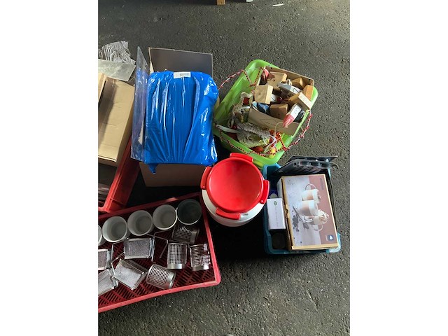 Various restaurant inventory - afbeelding 3 van  5