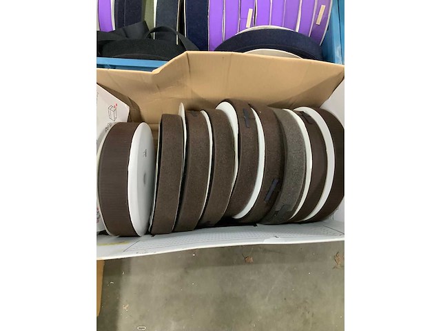 Various velcro rolls - afbeelding 2 van  9