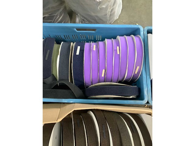 Various velcro rolls - afbeelding 3 van  9