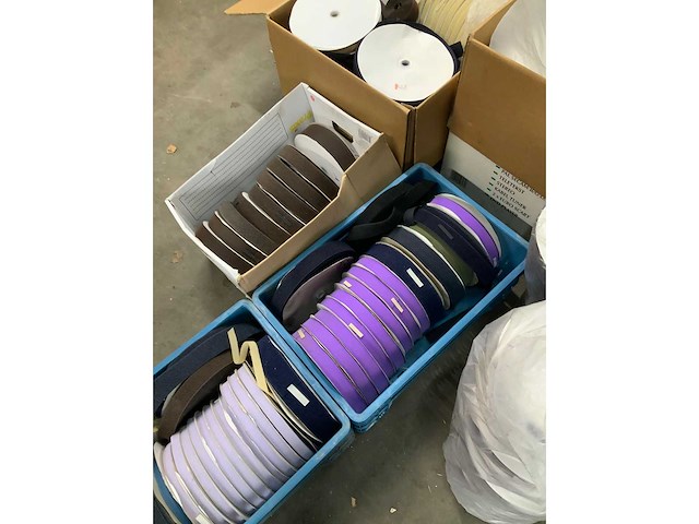 Various velcro rolls - afbeelding 6 van  9