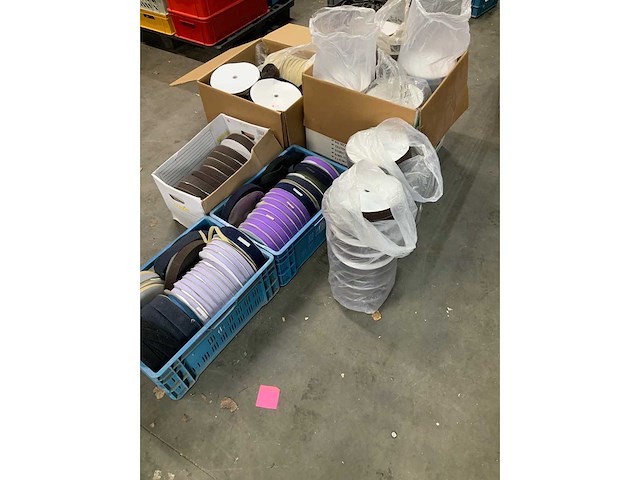 Various velcro rolls - afbeelding 7 van  9