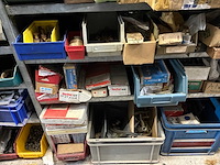 Various warehouse inventory - afbeelding 8 van  226
