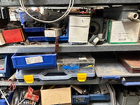 Various warehouse inventory - afbeelding 27 van  226