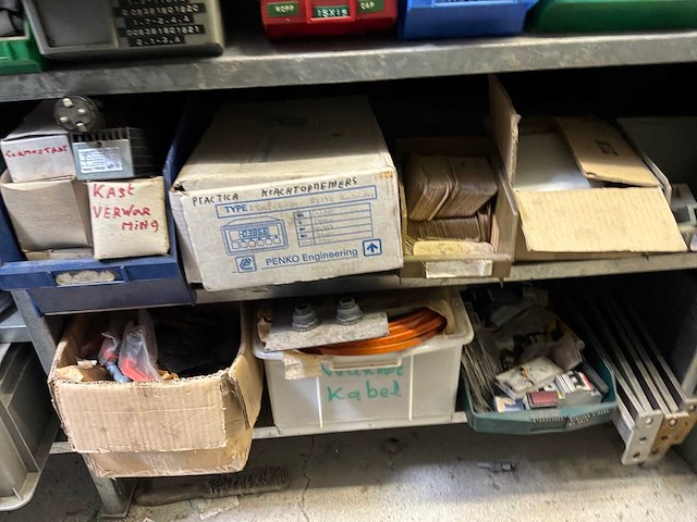 Various warehouse inventory - afbeelding 38 van  226