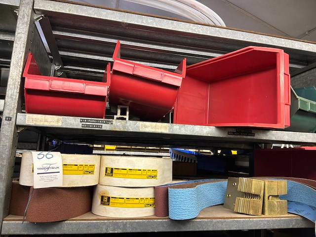 Various warehouse inventory - afbeelding 43 van  226