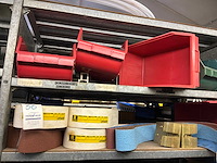 Various warehouse inventory - afbeelding 43 van  226