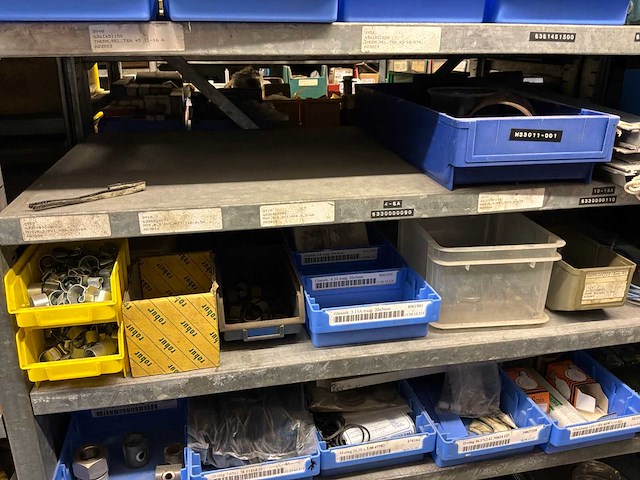 Various warehouse inventory - afbeelding 49 van  226