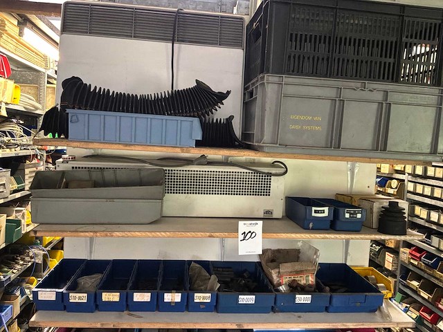 Various warehouse inventory - afbeelding 56 van  226