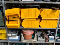 Various warehouse inventory - afbeelding 57 van  226