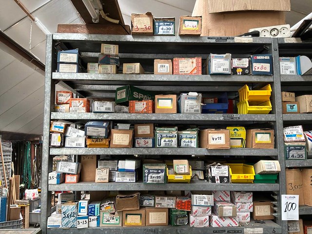 Various warehouse inventory - afbeelding 95 van  226
