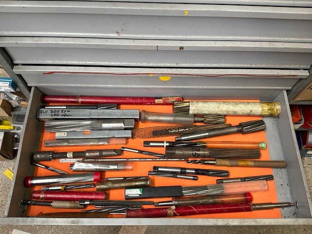 Various warehouse inventory - afbeelding 109 van  226
