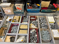 Various warehouse inventory - afbeelding 118 van  226