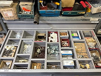 Various warehouse inventory - afbeelding 119 van  226