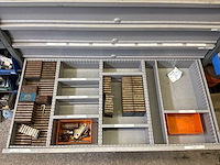 Various warehouse inventory - afbeelding 125 van  226